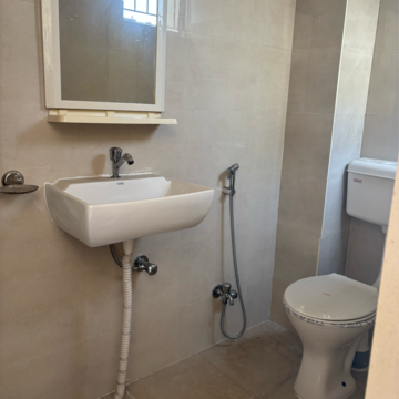 Bathroom in 1 BHK Builder Floor at Saket – for Rent