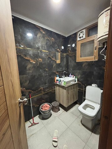 Bathroom in 1 BHK Builder Floor at Saket – for Rent