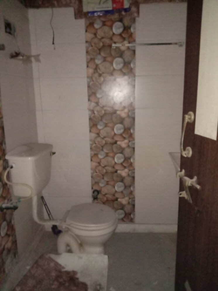 Bathroom, dwarka mor 3 Bedroom 2700 Sq.Ft. Independent House In Dwarka Mor Delhi 8146801