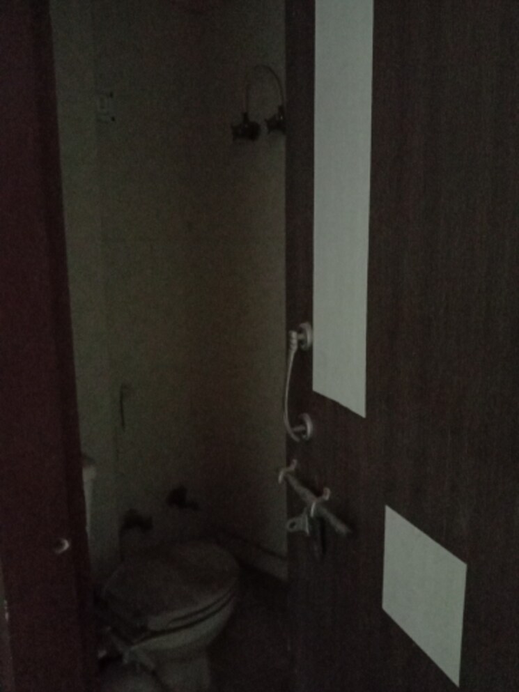 Bathroom, dwarka mor 3 Bedroom 2700 Sq.Ft. Independent House In Dwarka Mor Delhi 8146801