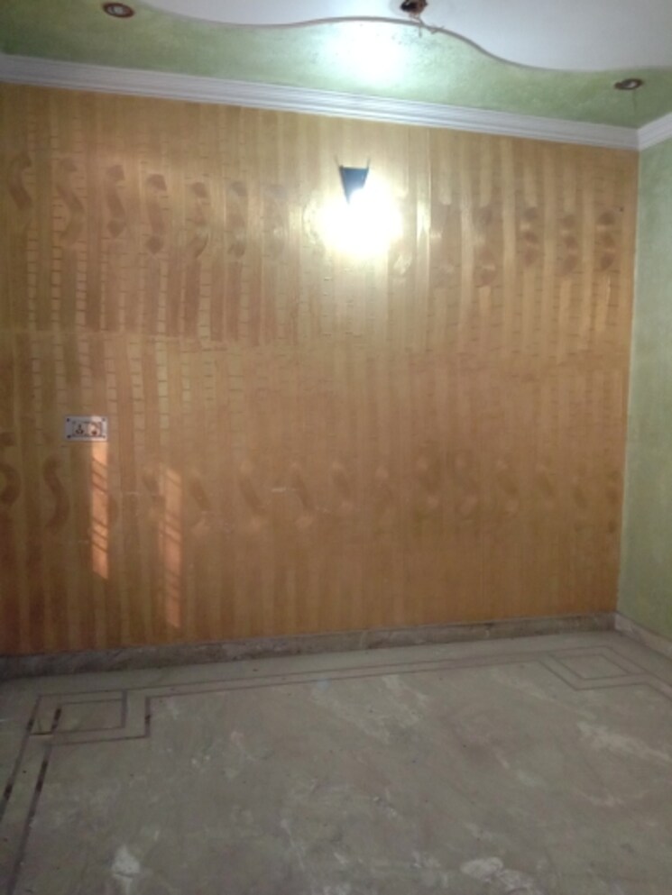 Room, dwarka mor 3 Bedroom 2700 Sq.Ft. Independent House In Dwarka Mor Delhi 8146801