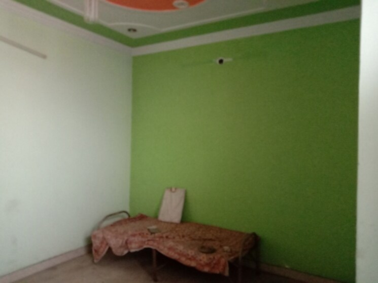 Room, dwarka mor 3 Bedroom 2700 Sq.Ft. Independent House In Dwarka Mor Delhi 8146801