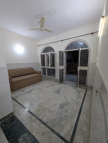 Living Room in 1.5 BHK Independent House at Sector 9 – for Rent