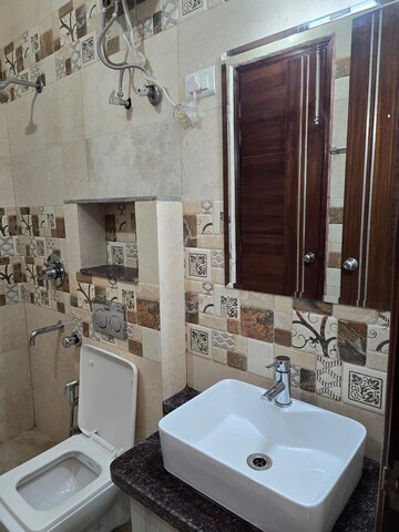 Master Bedroom in 3 BHK Apartment at Shri Banke Vihari, Sector 56 – for Rent