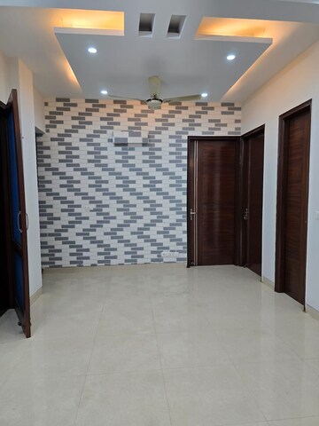 Room in 3 BHK Apartment at Shri Banke Vihari, Sector 56 – for Rent