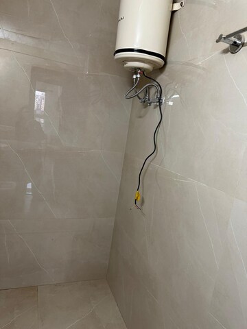 Room in 2 BHK Apartment at Omega Orchid Heights, Faizabad Road – for Rent
