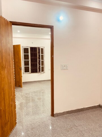 Room in 2.5 BHK Independent House at Gomti Nagar – for Rent