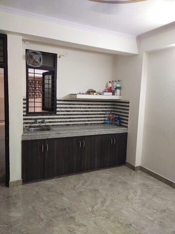 Bedroom in 1 RK Builder Floor at Mayur Vihar Phase 1 – for Rent