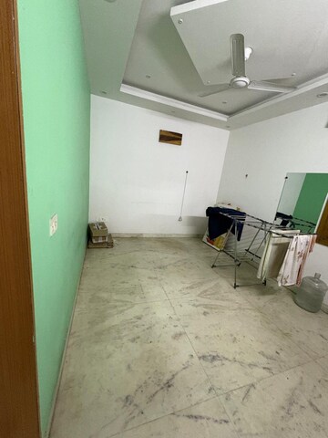 Master Bedroom in 1 BHK Builder Floor at Shakti Khand – for Rent