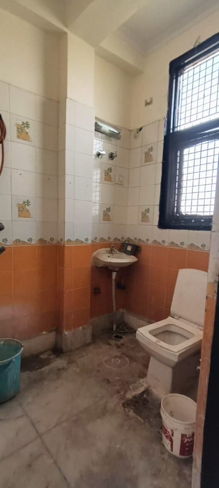 Bathroom, swasthya-enclave 3 Bedroom 1400 Sq.Ft. Builder Floor In Vasundhara Sector 5 Ghaziabad 8146905