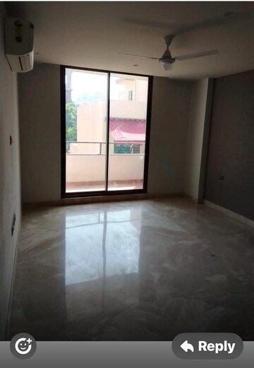 Room in 4 BHK Builder Floor at DLF City Phase IV, Dlf Phase iv – for Rent