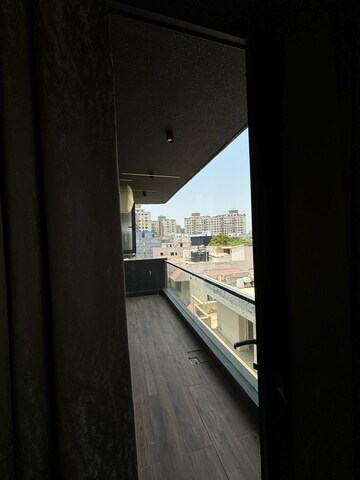 Furnished Amenities in 3 BHK Builder Floor at DLF City Phase IV, Dlf Phase iv – for Rent