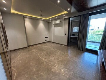 Room in 3 BHK Builder Floor at DLF City Phase IV, Dlf Phase iv – for Rent