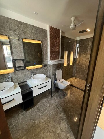 Living Room in 3 BHK Builder Floor at DLF City Phase IV, Dlf Phase iv – for Rent