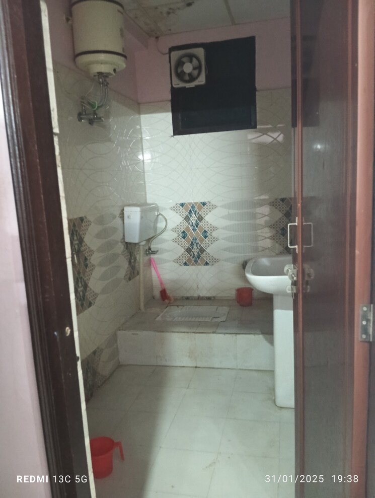 Bathroom, aradhana-apartments-matiyari 2 Bedroom 1050 Sq.Ft. Apartment In Matiyari Lucknow 8146983