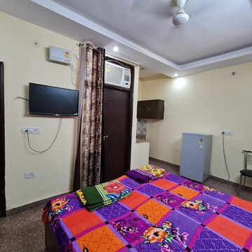 Bedroom in 1 RK Apartment at Ansal Sushant Lok I, Sector 43 – for Rent