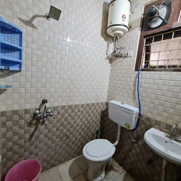 Bathroom in 1 RK Apartment at Ansal Sushant Lok I, Sector 43 – for Rent