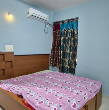 Bedroom in 2 BHK Builder Floor at Kondapur – for Rent