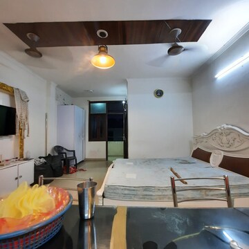 Room in 1 BHK Apartment at Malviya Nagar – for Rent