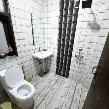 Bathroom in 1 BHK Apartment at Malviya Nagar – for Rent