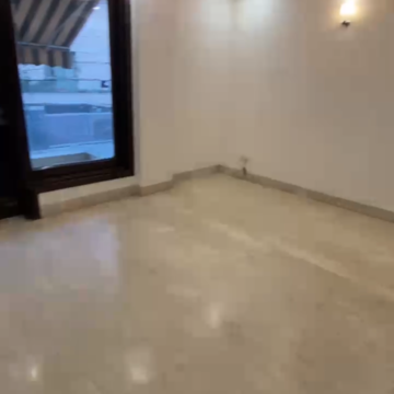 Room in 3.5 BHK Builder Floor at Green Park Extension – for Rent