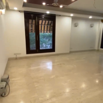 Room in 3.5 BHK Builder Floor at Green Park Extension – for Rent