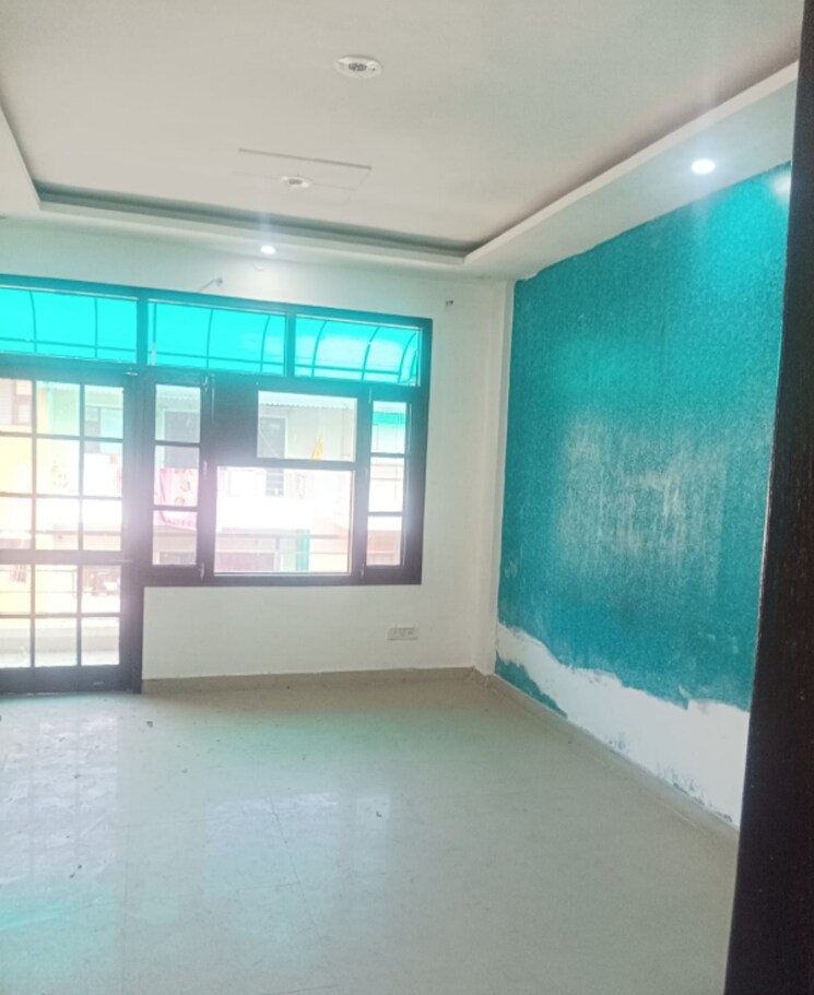 Room, ambala highway 2 Bedroom 100 Sq.Yd. Builder Floor In Ambala Highway Zirakpur 8147161