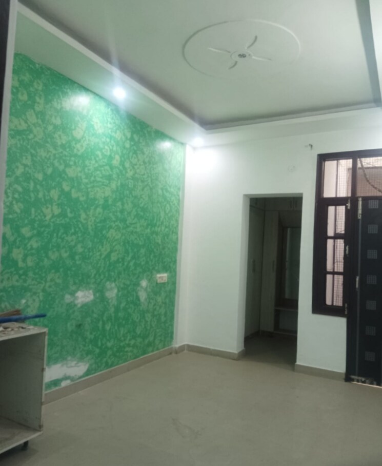 Room, ambala highway 2 Bedroom 100 Sq.Yd. Builder Floor In Ambala Highway Zirakpur 8147161