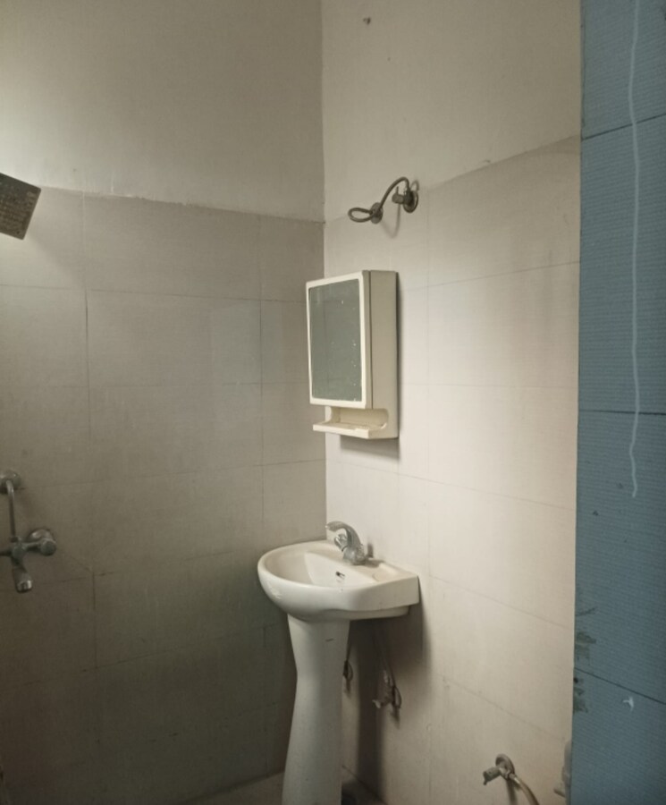Bathroom, ambala highway 2 Bedroom 100 Sq.Yd. Builder Floor In Ambala Highway Zirakpur 8147161