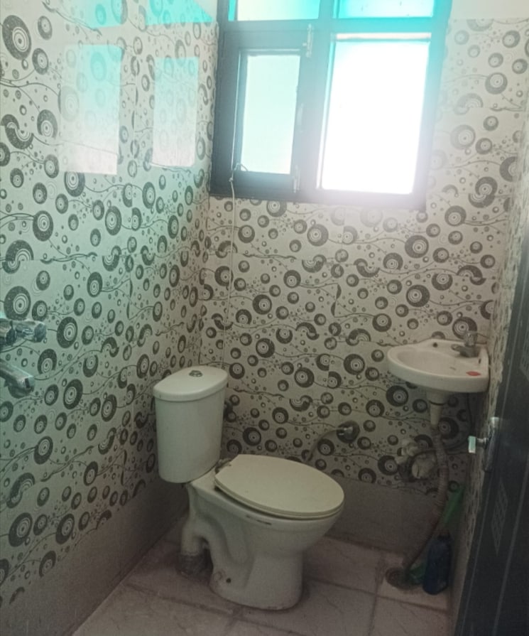 Bathroom, ambala highway 2 Bedroom 100 Sq.Yd. Builder Floor In Ambala Highway Zirakpur 8147161