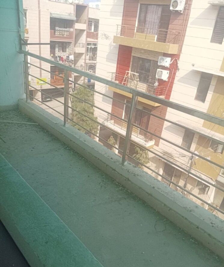 Balcony, ambala highway 2 Bedroom 100 Sq.Yd. Builder Floor In Ambala Highway Zirakpur 8147161