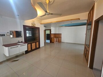 Room in 3 BHK Apartment at Kanke – for Rent
