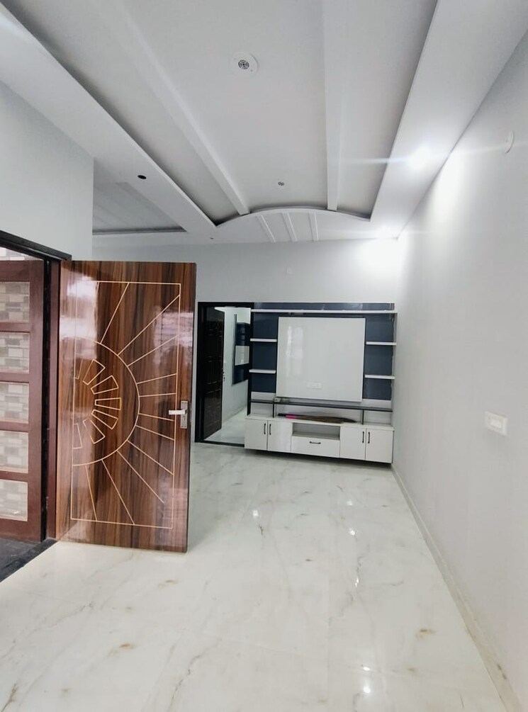 Room, bhago majra road 3 Bedroom 104 Sq.Yd. Independent House In Bhago Majra Road Kharar 8147222