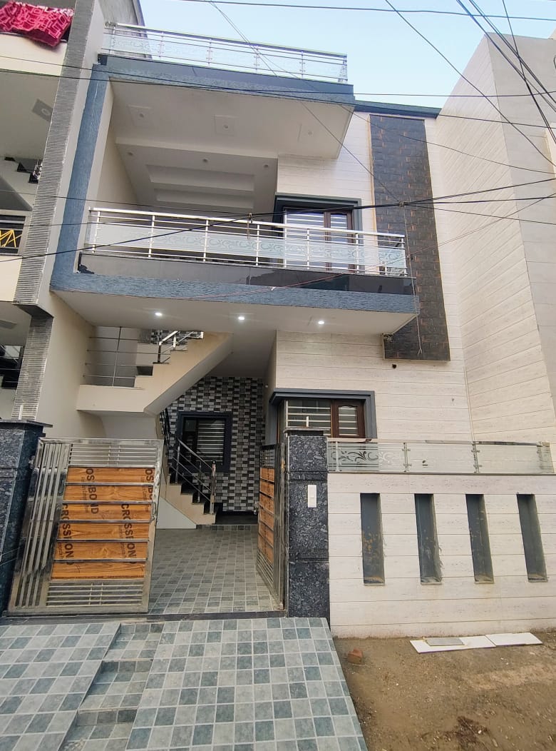 3 BHK + Extra Room Independent House For Sale in Near Model Town 