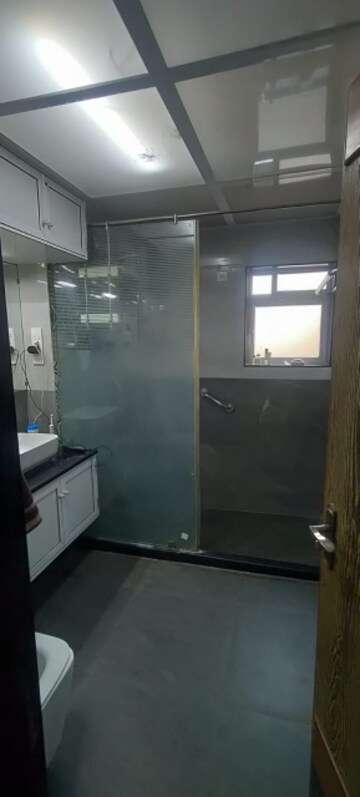 Bathroom in 3 BHK Apartment at Maker Tower, Cuffe Parade – for Rent
