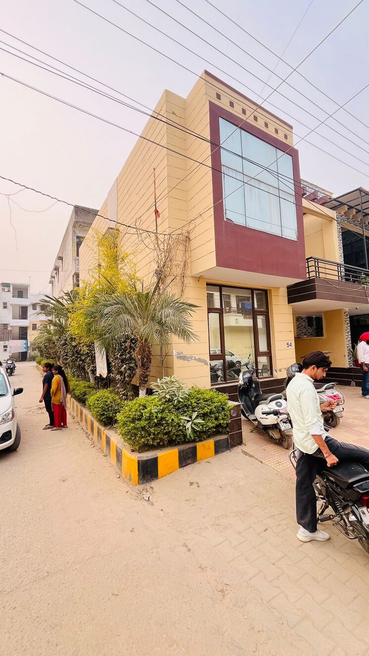  Parking, kharar mohali road 3 Bedroom 112 Sq.Yd. Independent House In Kharar Mohali Road Kharar 8147322