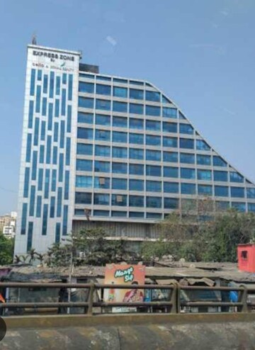  Office Space For Rent in Express Zone, Malad East