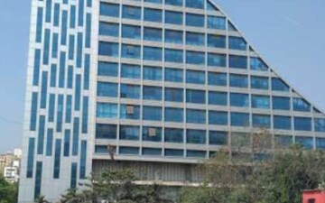 Office Space For Rent in Express Zone, Malad East