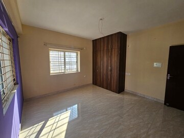 Room in 3 BHK Apartment at Lalpur – for Rent