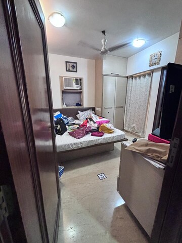 Bedroom in 3 BHK Apartment at Bandra West – for Rent