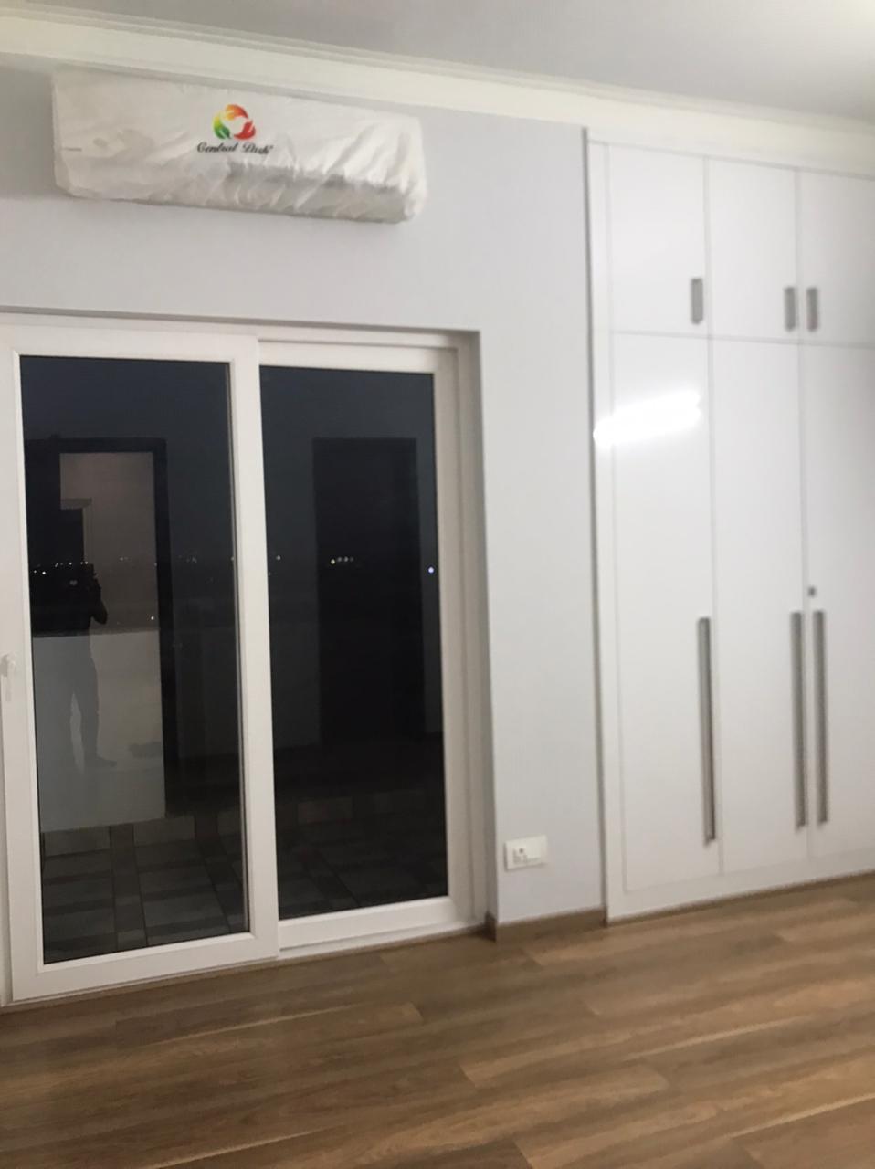 4 BHK + Servant Room Apartment For Sale in Smart World The Edition