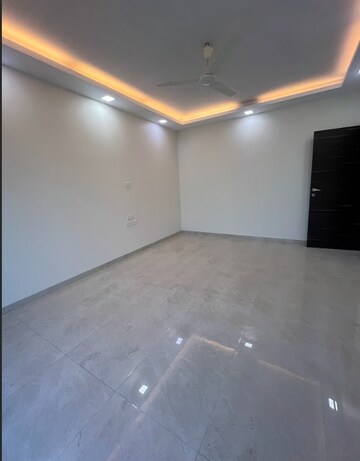 Room in 3 BHK Apartment at Jaycee Vipank Krishaang, Juhu – for Rent