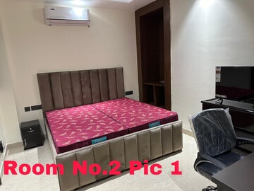 Room in 4 BHK Apartment at Paryavaran Complex – for Rent