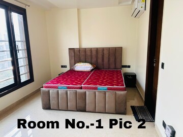 Room in 4 BHK Apartment at Paryavaran Complex – for Rent