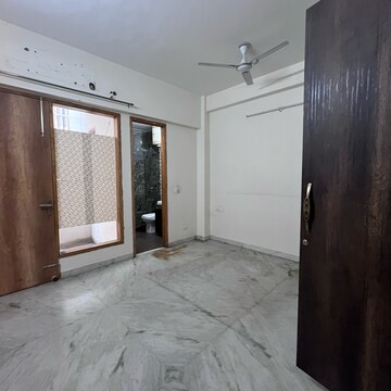 Room in 2.5 BHK Builder Floor at Ansal Sushant Lok I, Sector 43 – for Rent