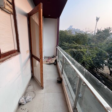 Balcony in 2.5 BHK Builder Floor at Ansal Sushant Lok I, Sector 43 – for Rent