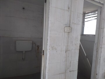 Washroom in  Warehouse at Perumbakkam – for Rent