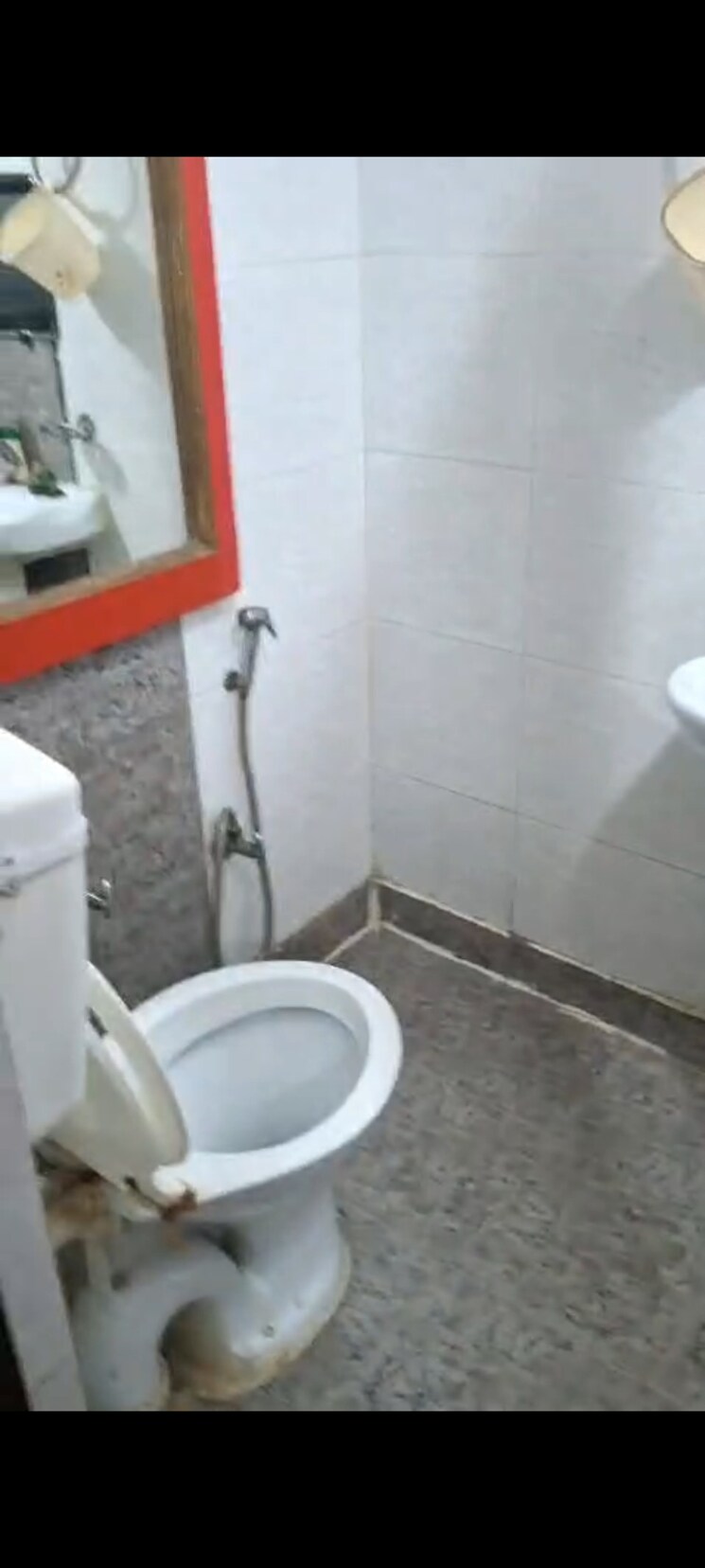 Bathroom, shakti khand 3 Bedroom 1200 Sq.Ft. Builder Floor In Shakti Khand Ghaziabad 8147559