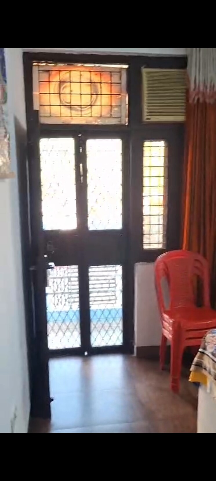 Room, shakti khand 3 Bedroom 1200 Sq.Ft. Builder Floor In Shakti Khand Ghaziabad 8147559