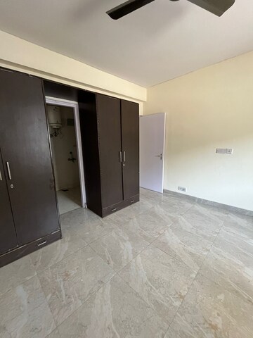 Room in 3 BHK Builder Floor at Ansal Sushant Lok I, Sector 43 – for Rent